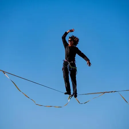 Climbing With Sky Windows !